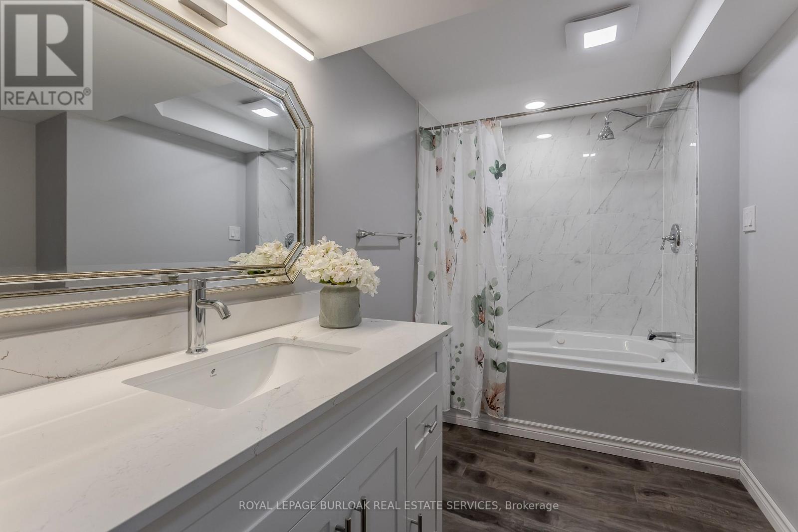 283 VILMA DRIVE - 35