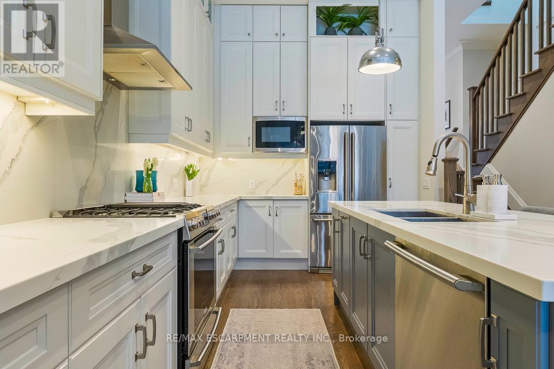 56 LABURNHAM AVENUE - 10