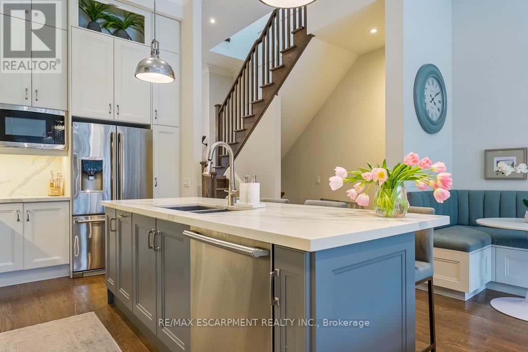 56 LABURNHAM AVENUE - 11