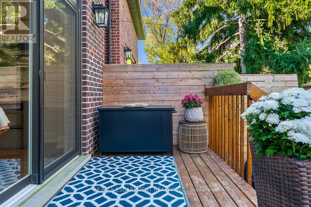 56 LABURNHAM AVENUE - 42