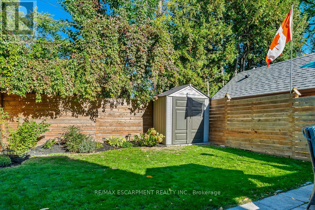 56 LABURNHAM AVENUE - 46
