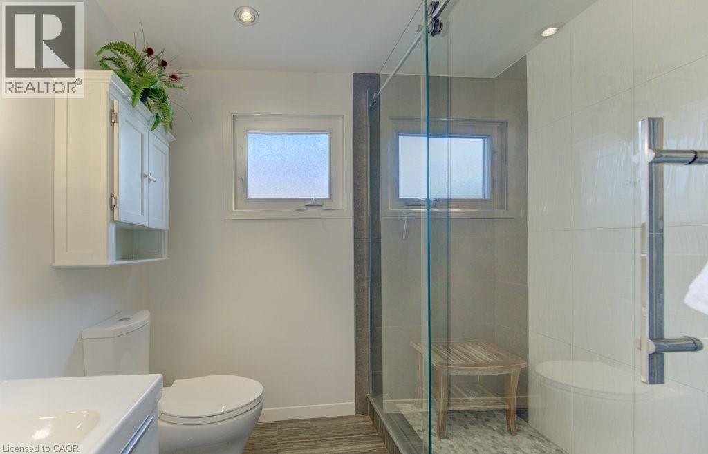 108 CLEARWATER Crescent, Waterloo, Ontario, N2V1L8 — Photo 38