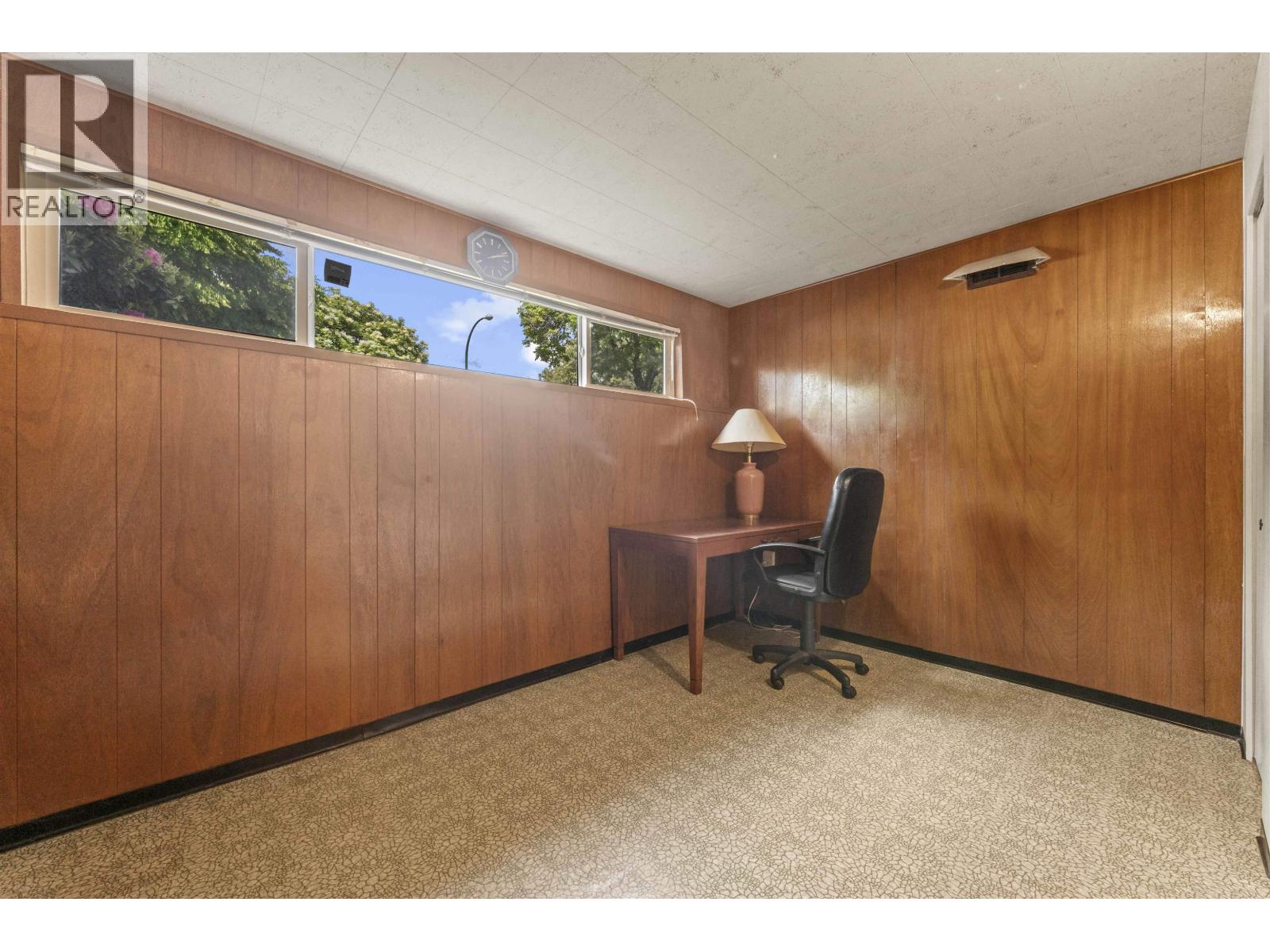 6 Bed, 2 Bath House for Sale in Vancouver – 2666 WAVERLEY AVENUE, Vancouver - Image 18