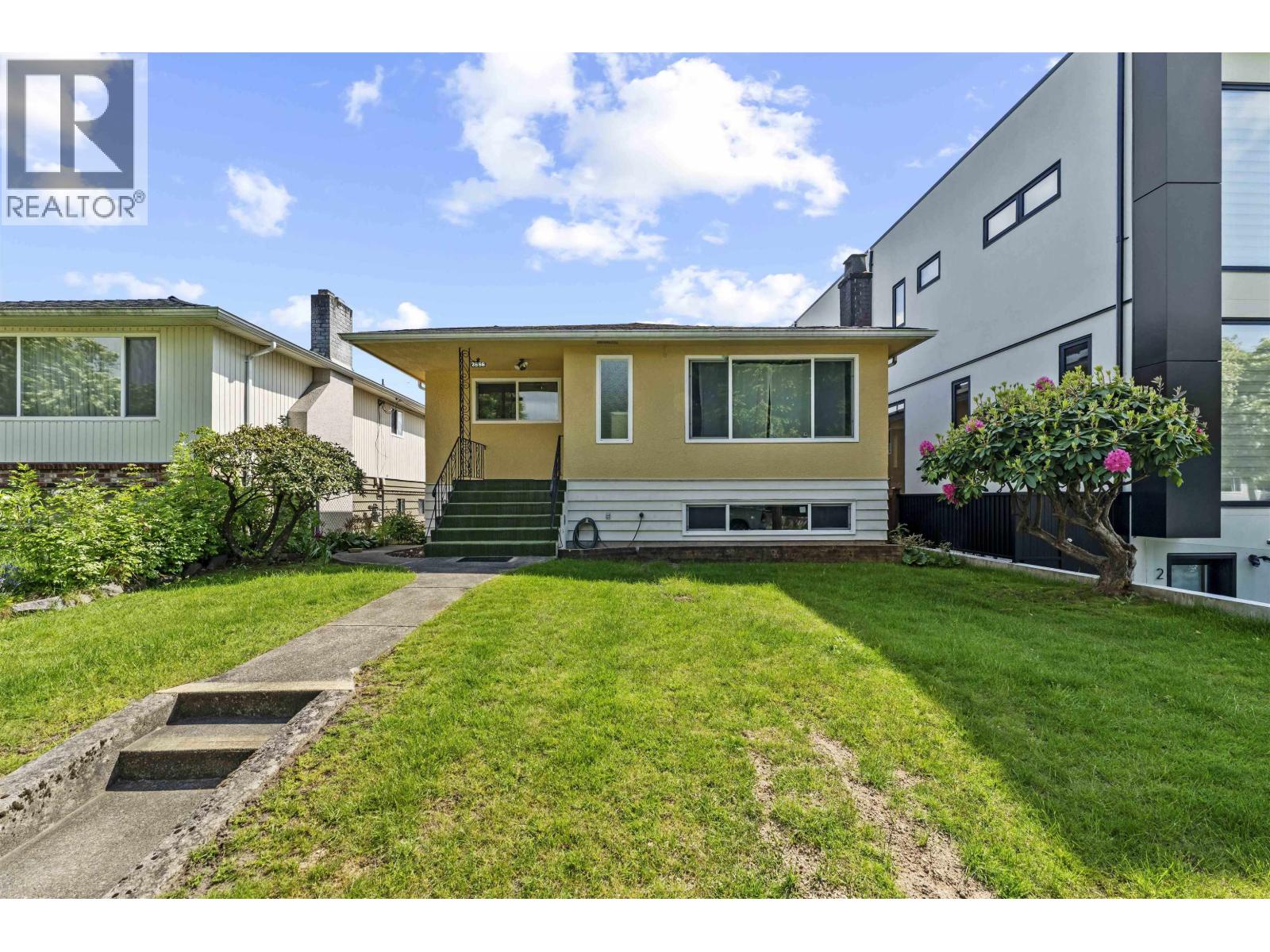 6 Bed, 2 Bath House for Sale in Vancouver – 2666 WAVERLEY AVENUE, Vancouver - Image 9