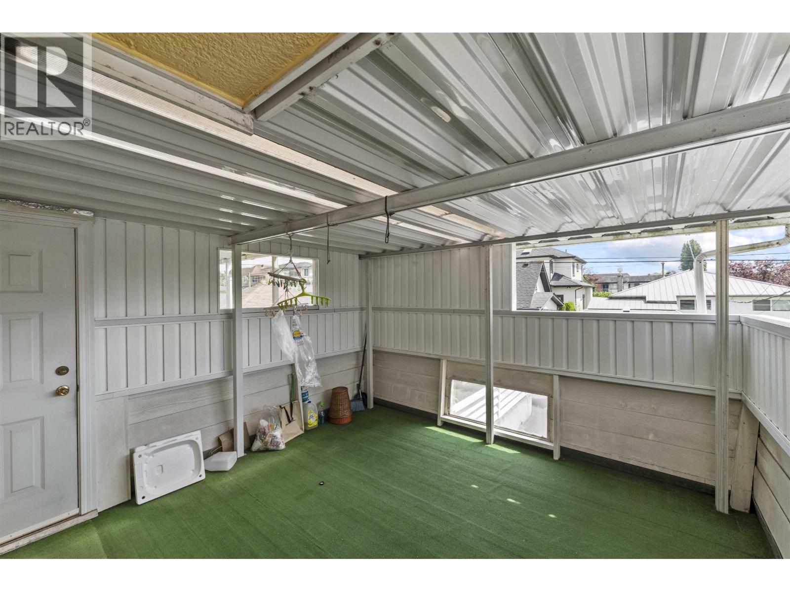 6 Bed, 2 Bath House for Sale in Vancouver – 2666 WAVERLEY AVENUE, Vancouver - Image 30