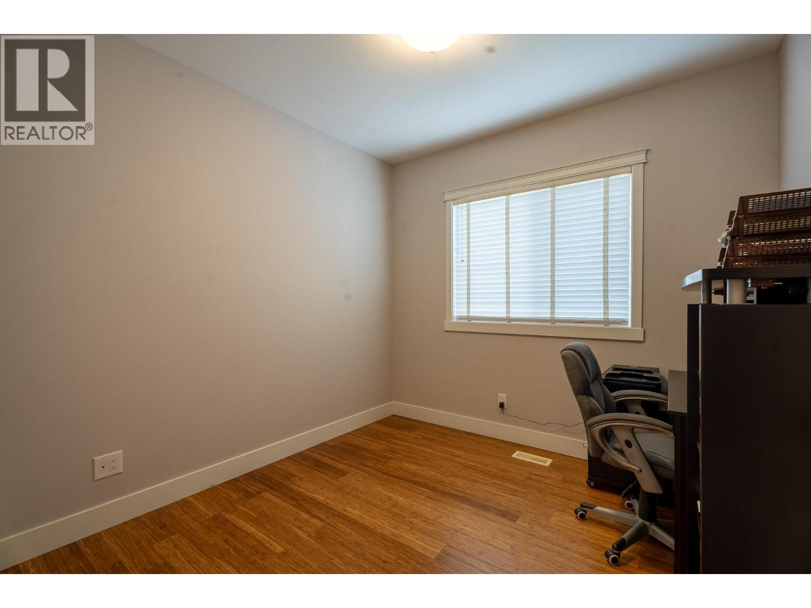 545 Kobayashi Place - 34