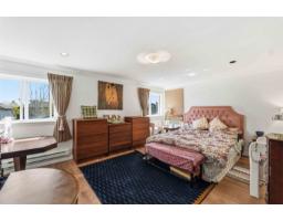 15544 Russell Avenue, White Rock, BC V4B2R3 Photo 6