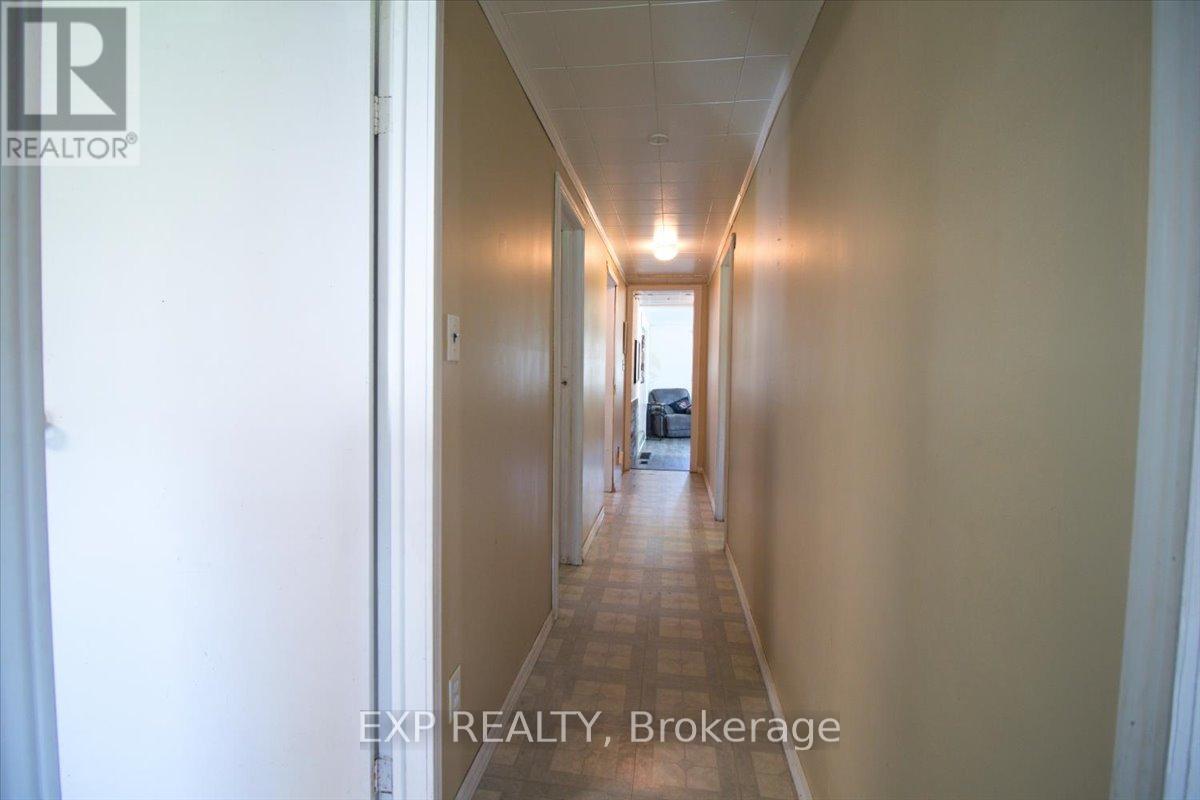 252 QUEEN STREET - 14