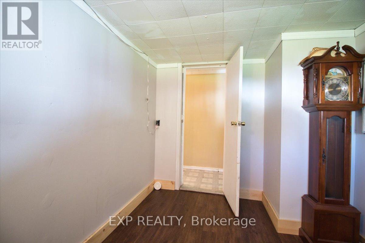 252 QUEEN STREET - 19