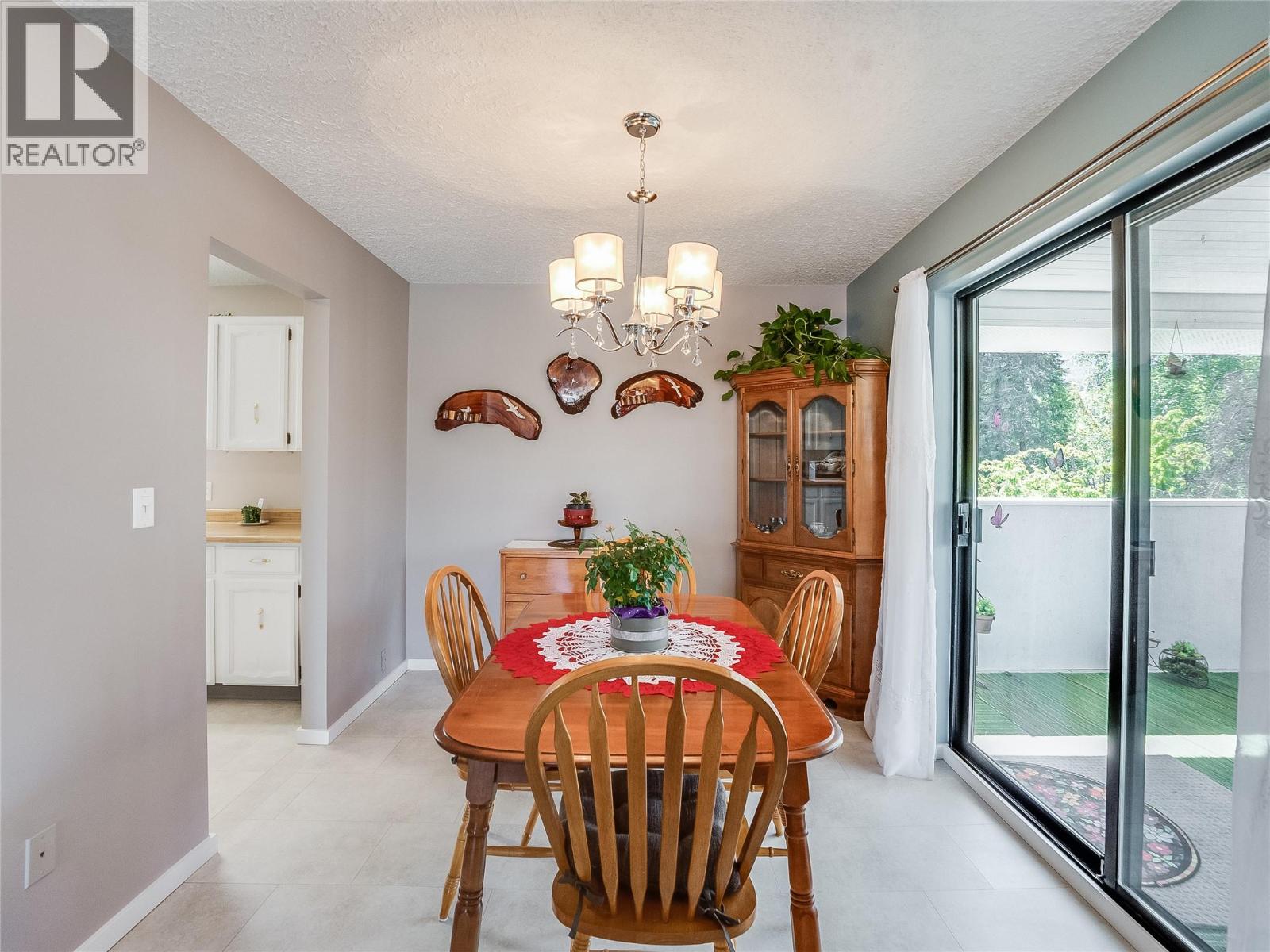 1937 RIVERSIDE Crescent - 15