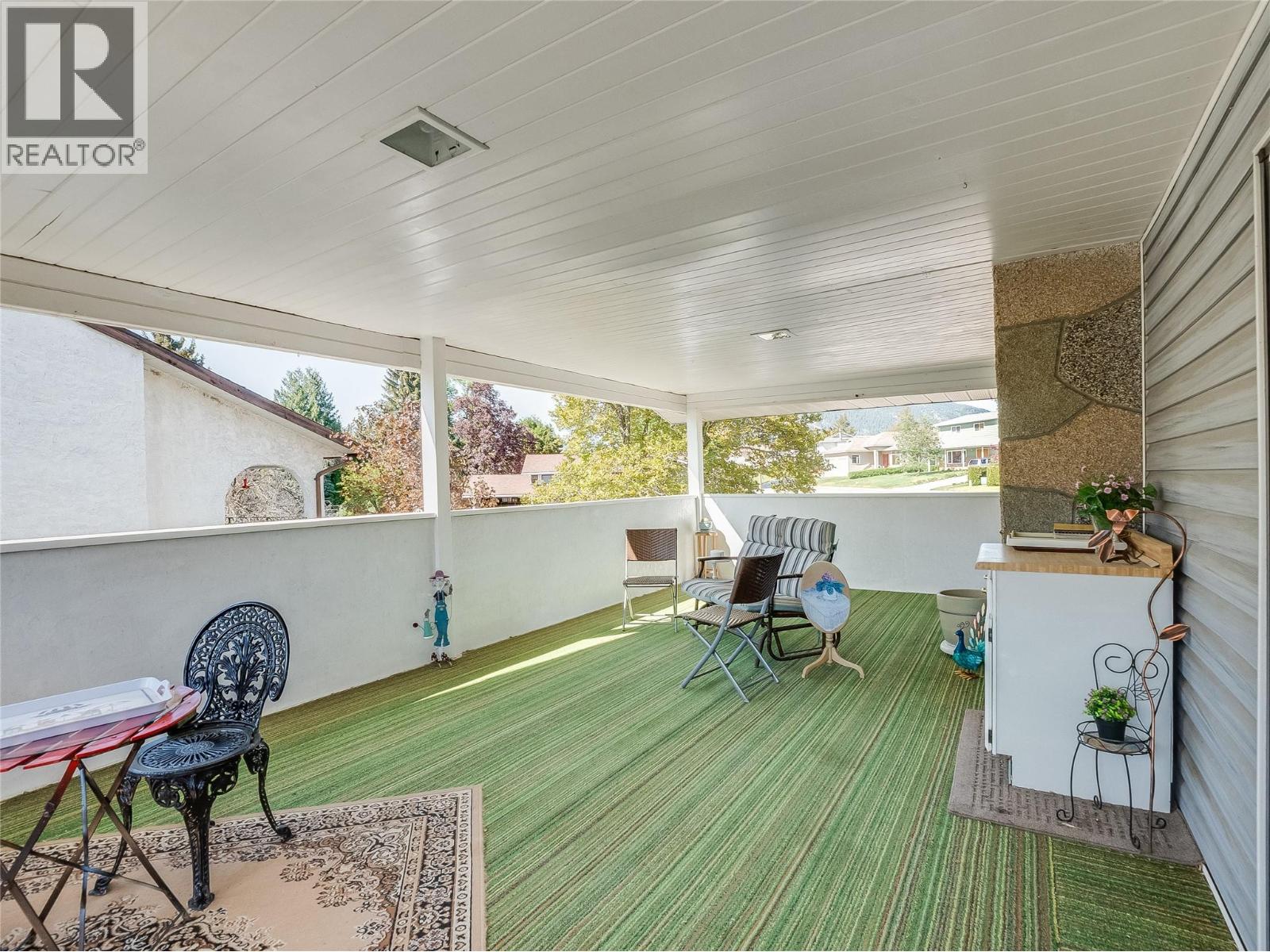 1937 RIVERSIDE Crescent - 18