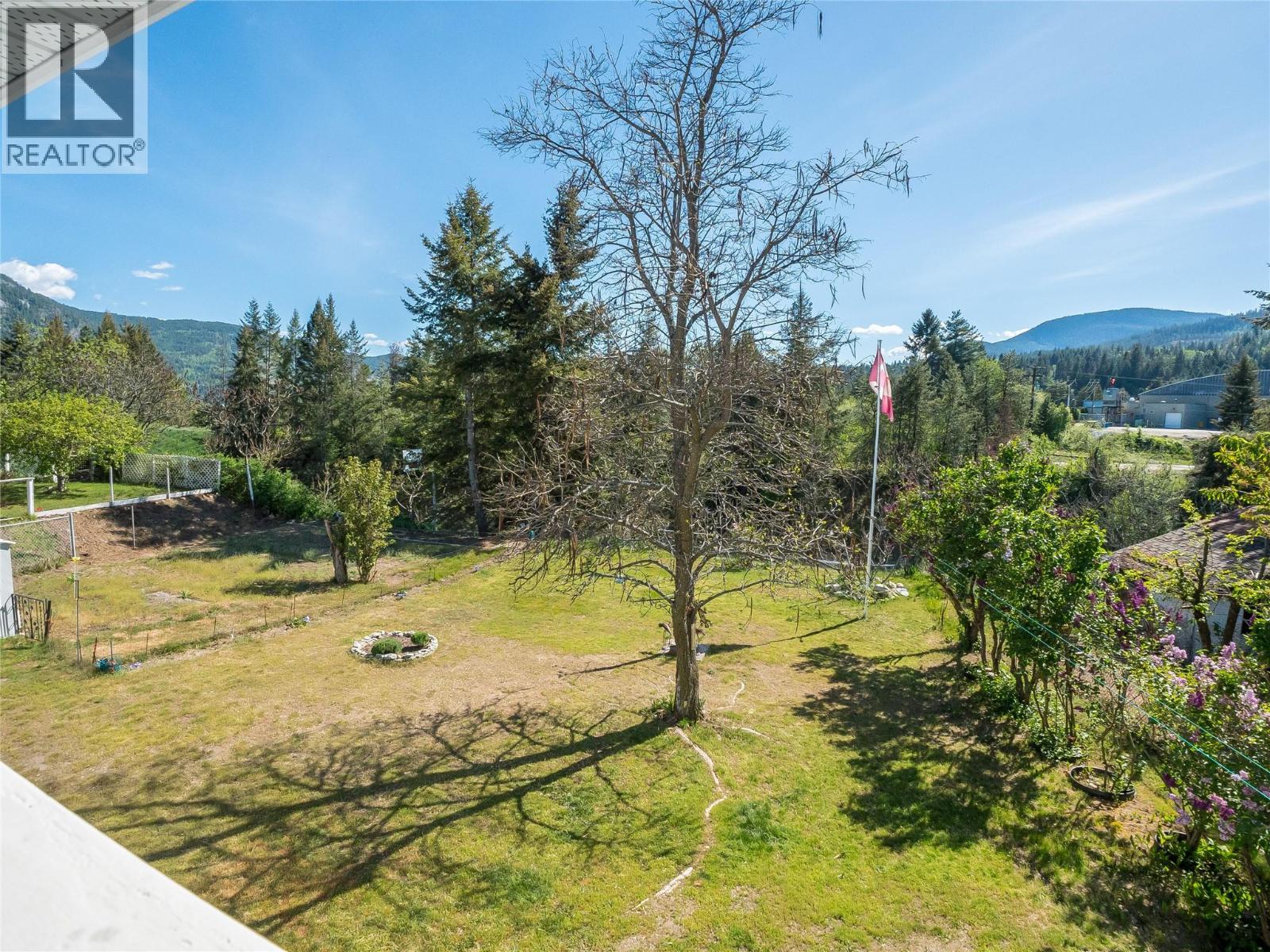 1937 RIVERSIDE Crescent - Image 2
