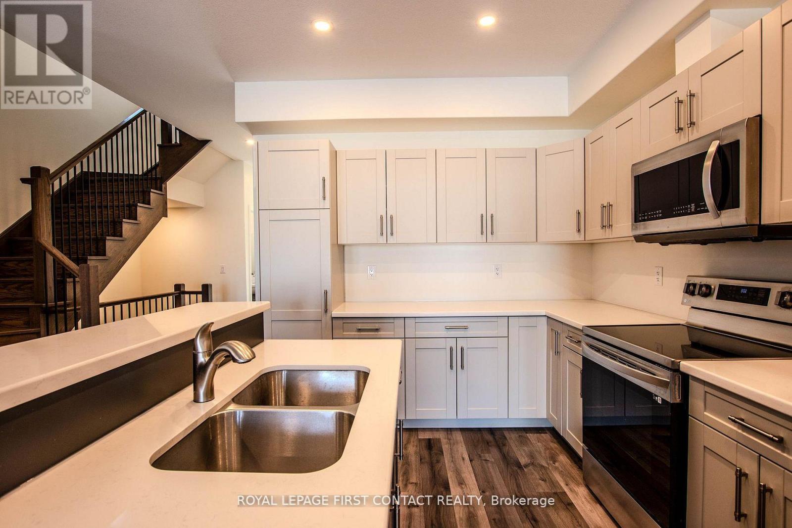 144 MEMORIAL AVENUE - 7