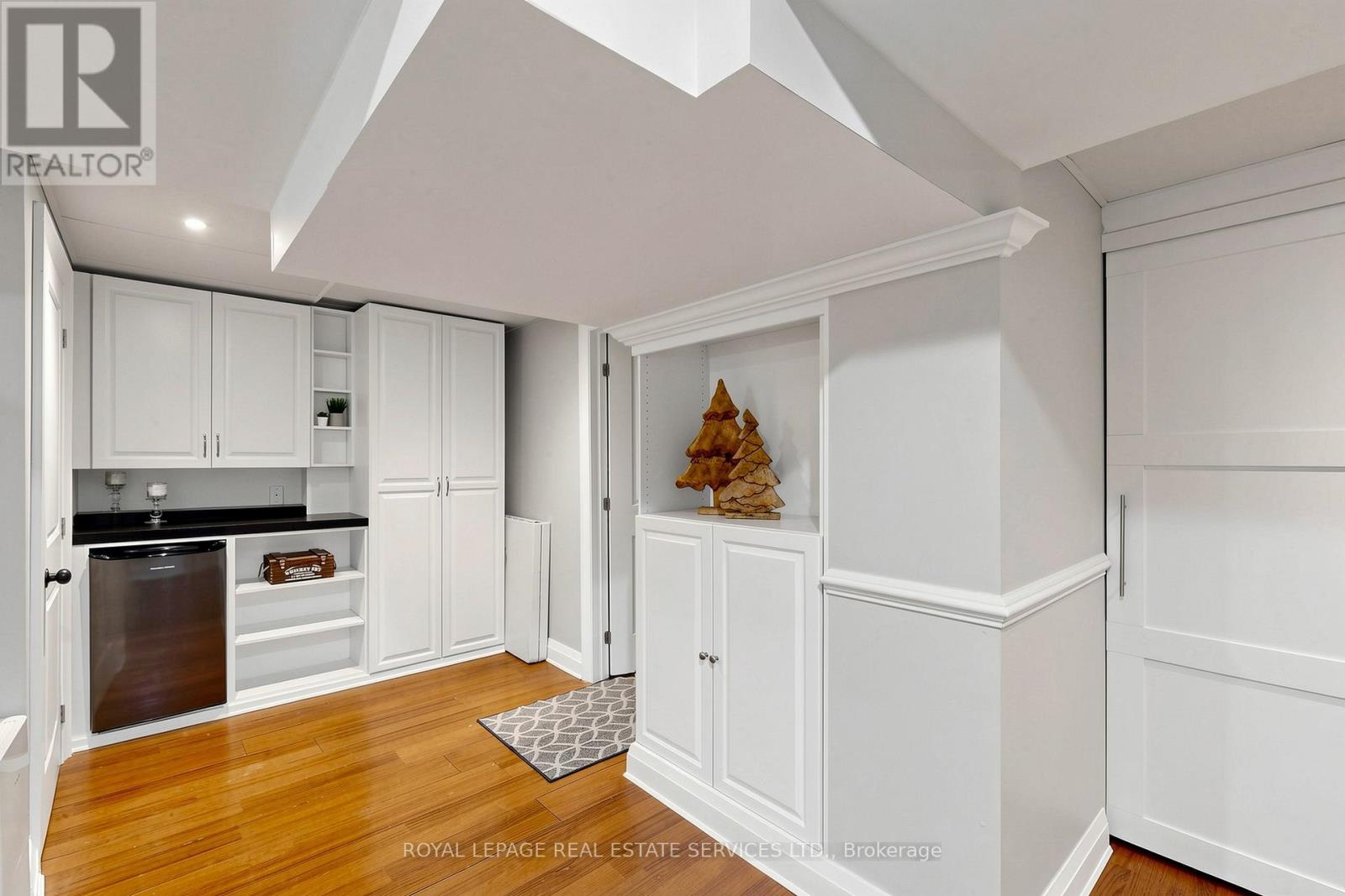 174 ROYAL VALLEY DRIVE - 38