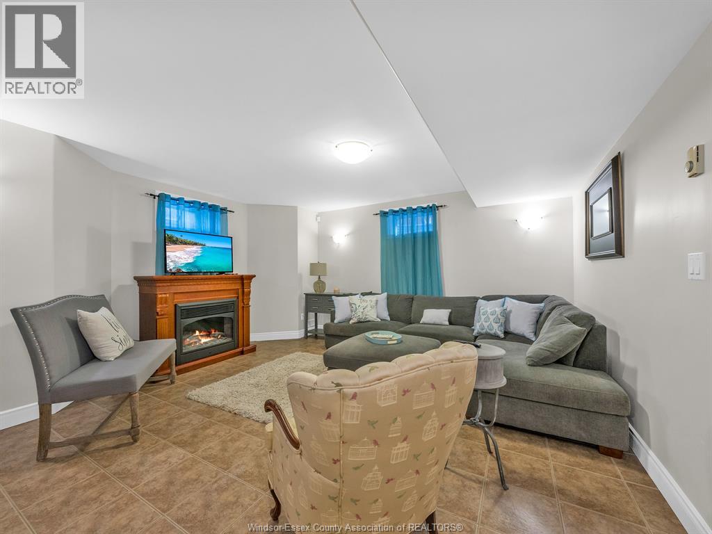 1094 WOODLAND CRESCENT, Lakeshore, Ontario, N0R1A0 — Photo 46