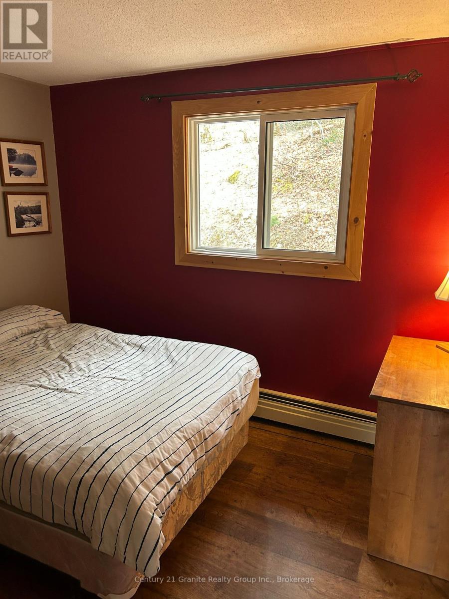 6087 HALIBURTON LAKE ROAD - 20