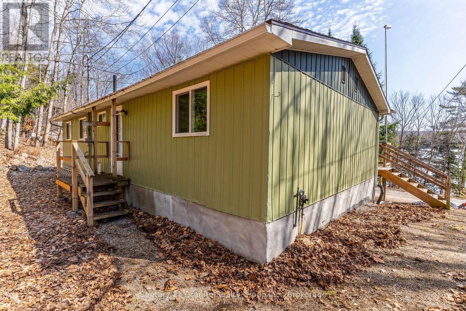 6087 HALIBURTON LAKE ROAD - 26