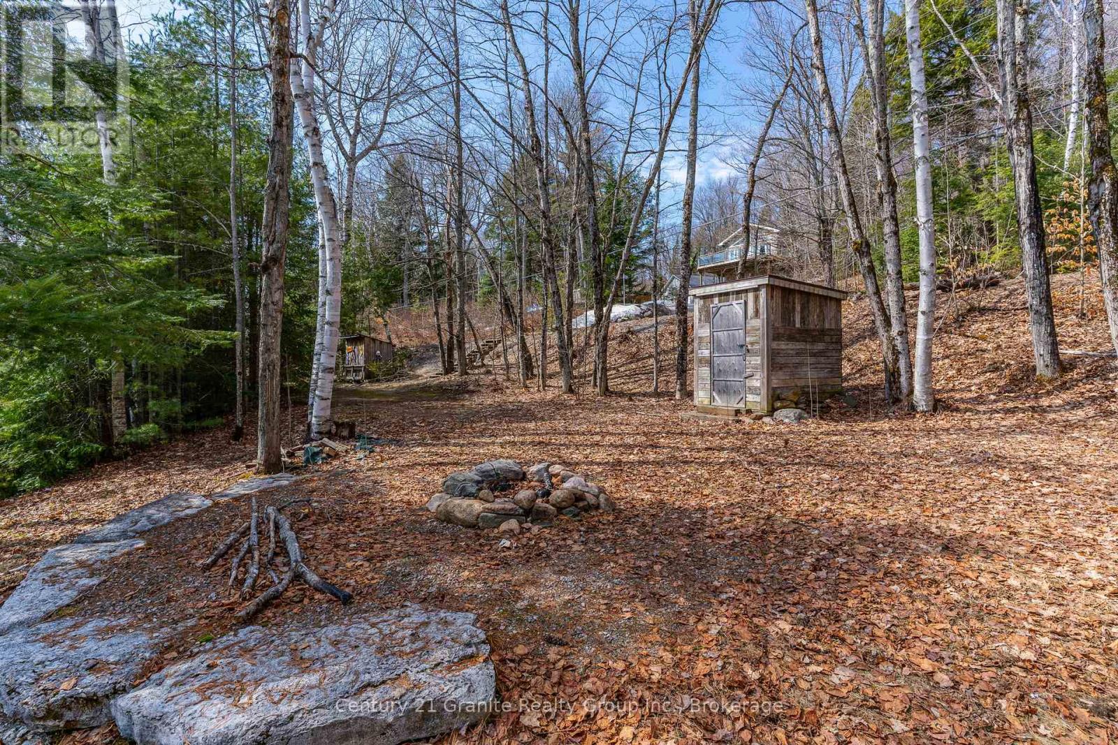 6087 HALIBURTON LAKE ROAD - 42