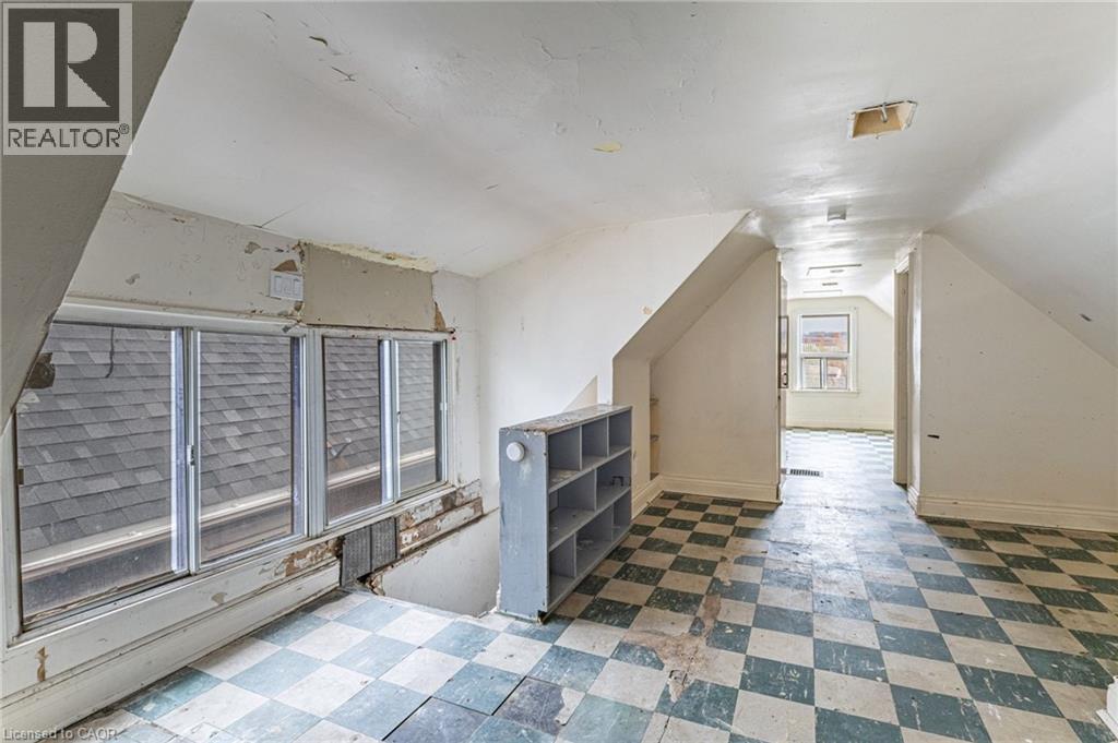 39 MUNROE Street - 23