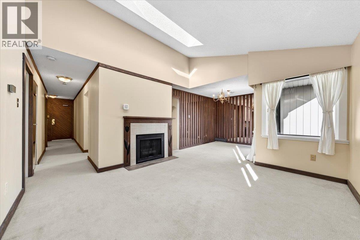 403 1340 DUCHESS AVENUE, West Vancouver