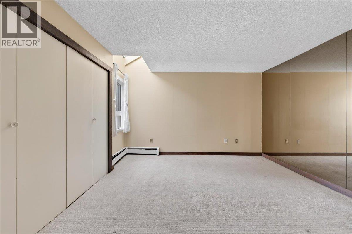 403 1340 DUCHESS AVENUE, West Vancouver