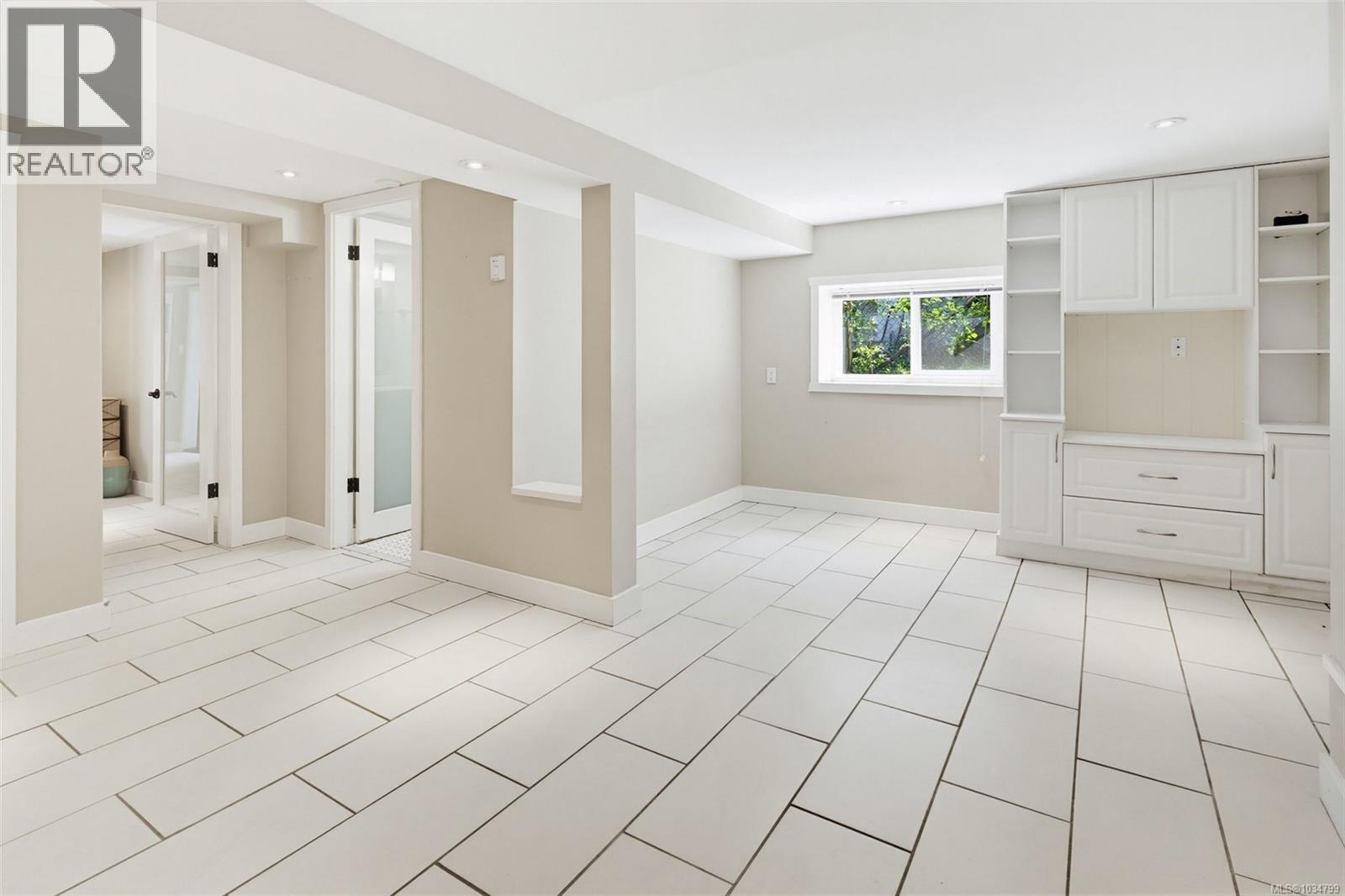  3913 Ascot Drive, Saanich