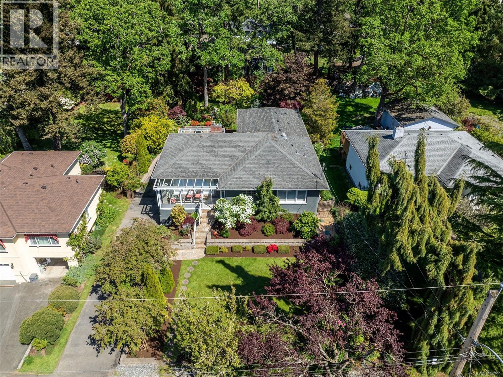  3913 Ascot Drive, Saanich