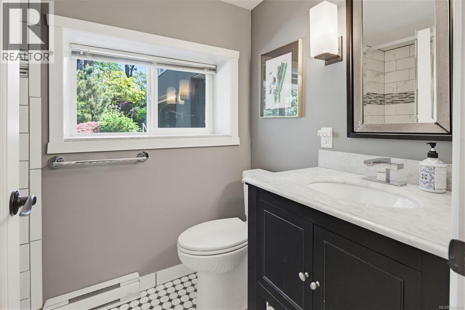  3913 Ascot Drive, Saanich