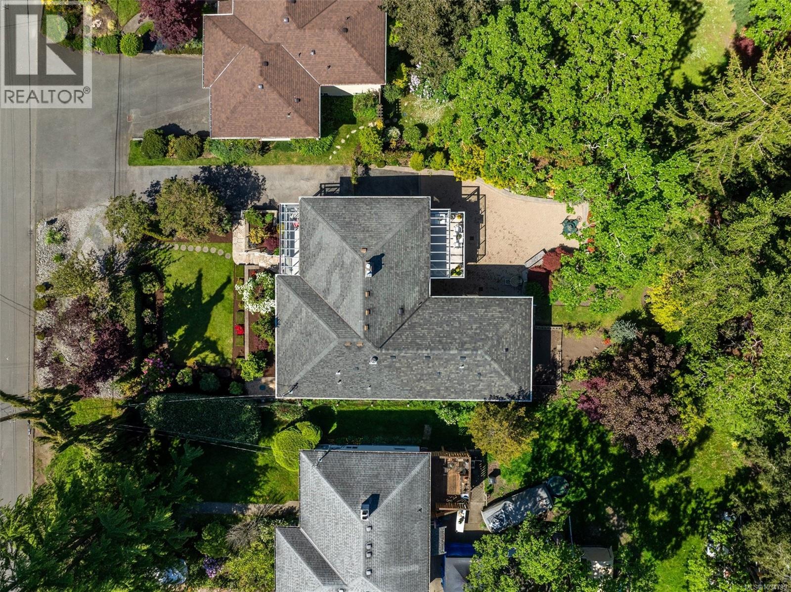  3913 Ascot Drive, Saanich