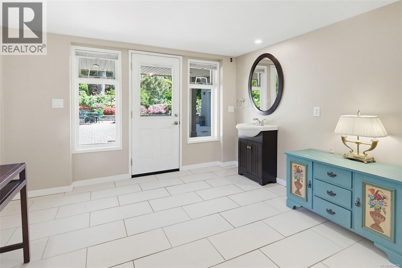  3913 Ascot Drive, Saanich