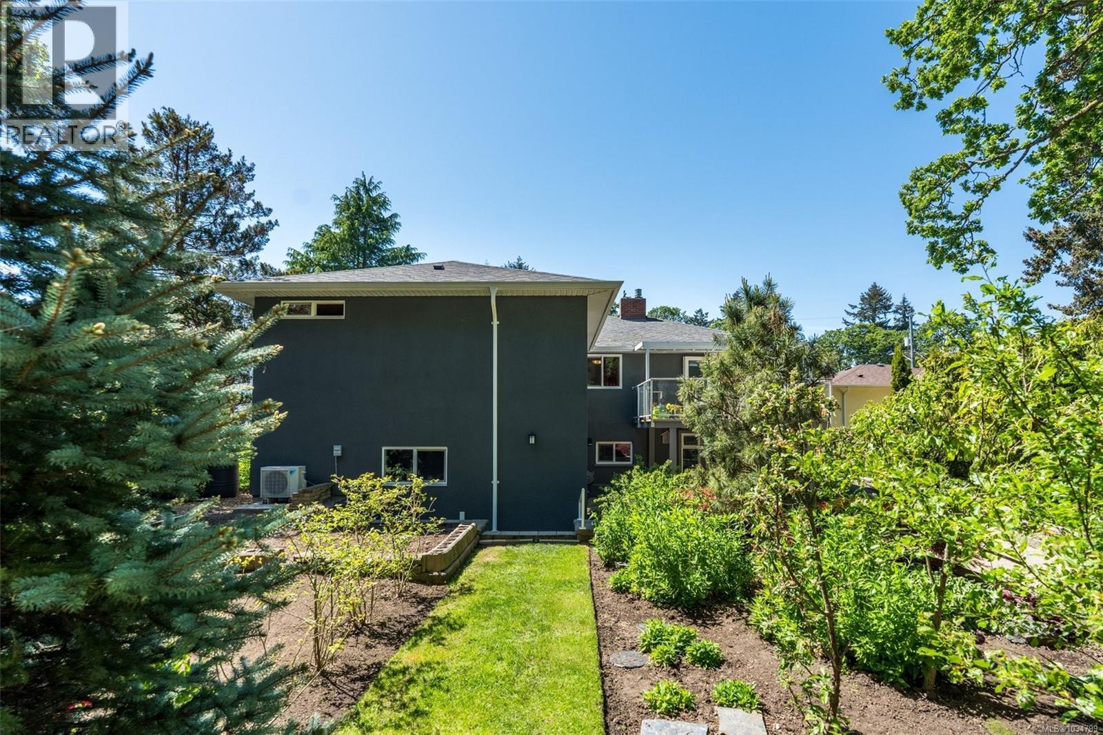 3913 Ascot Dr - 55