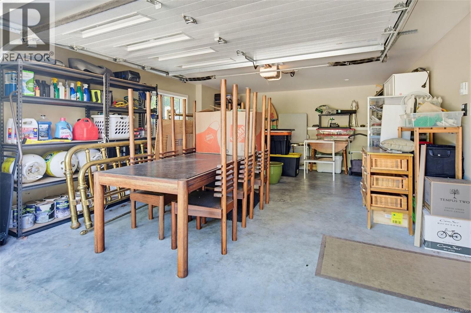 3913 Ascot Drive, Saanich