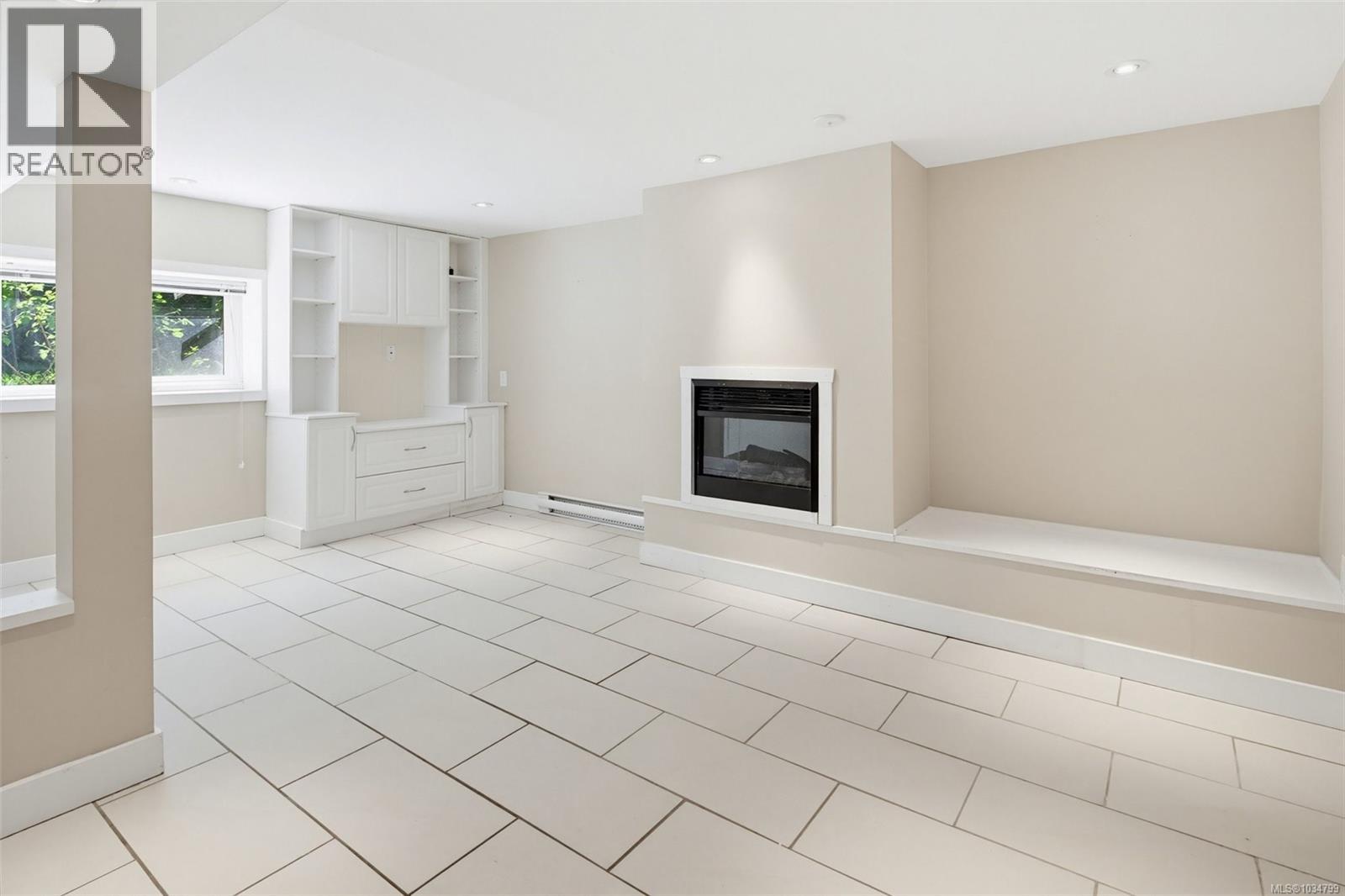  3913 Ascot Drive, Saanich