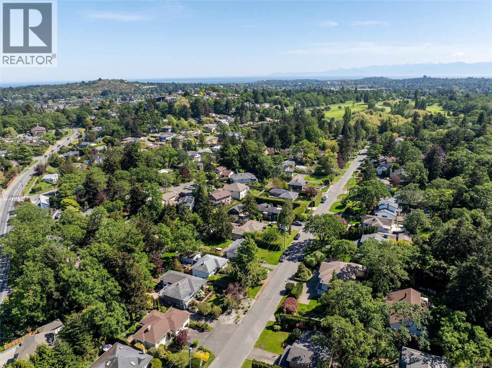  3913 Ascot Drive, Saanich