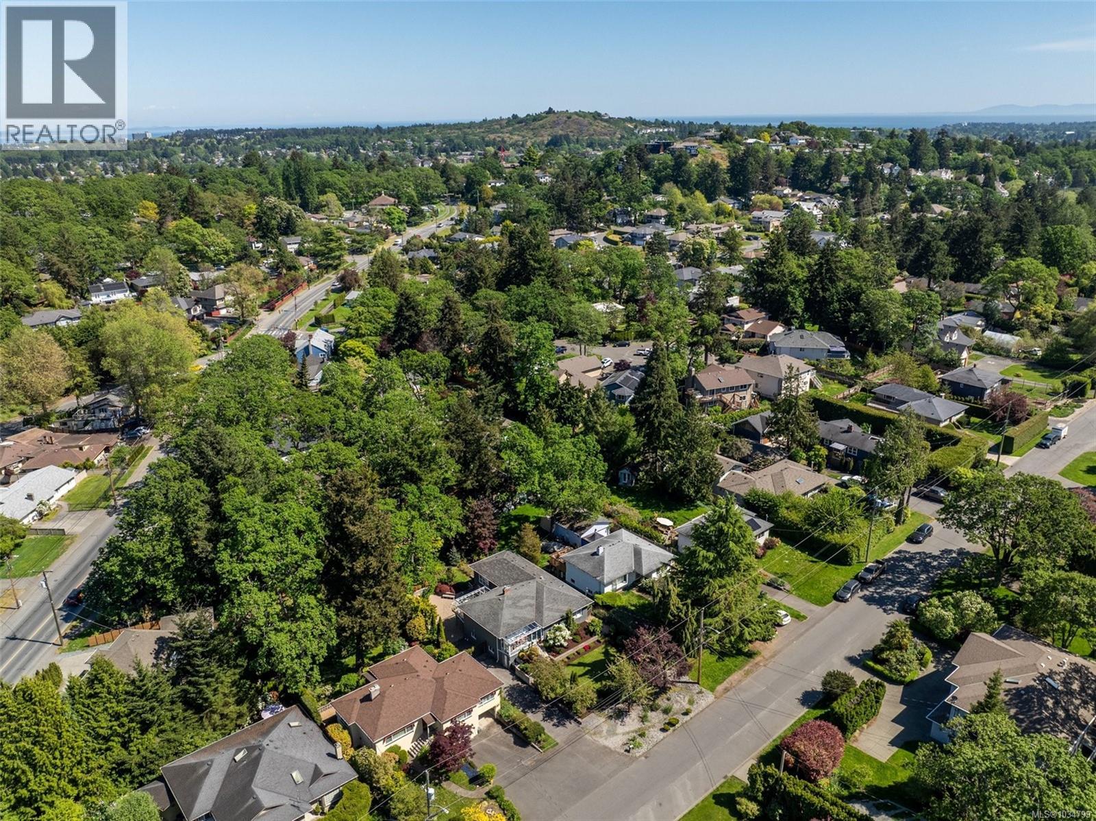  3913 Ascot Drive, Saanich