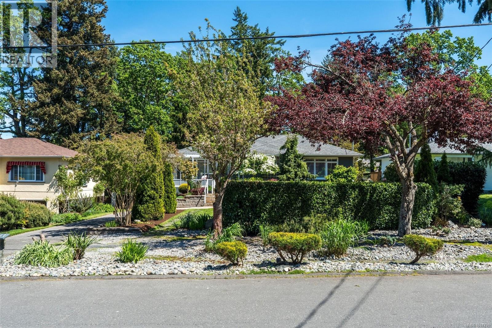  3913 Ascot Drive, Saanich
