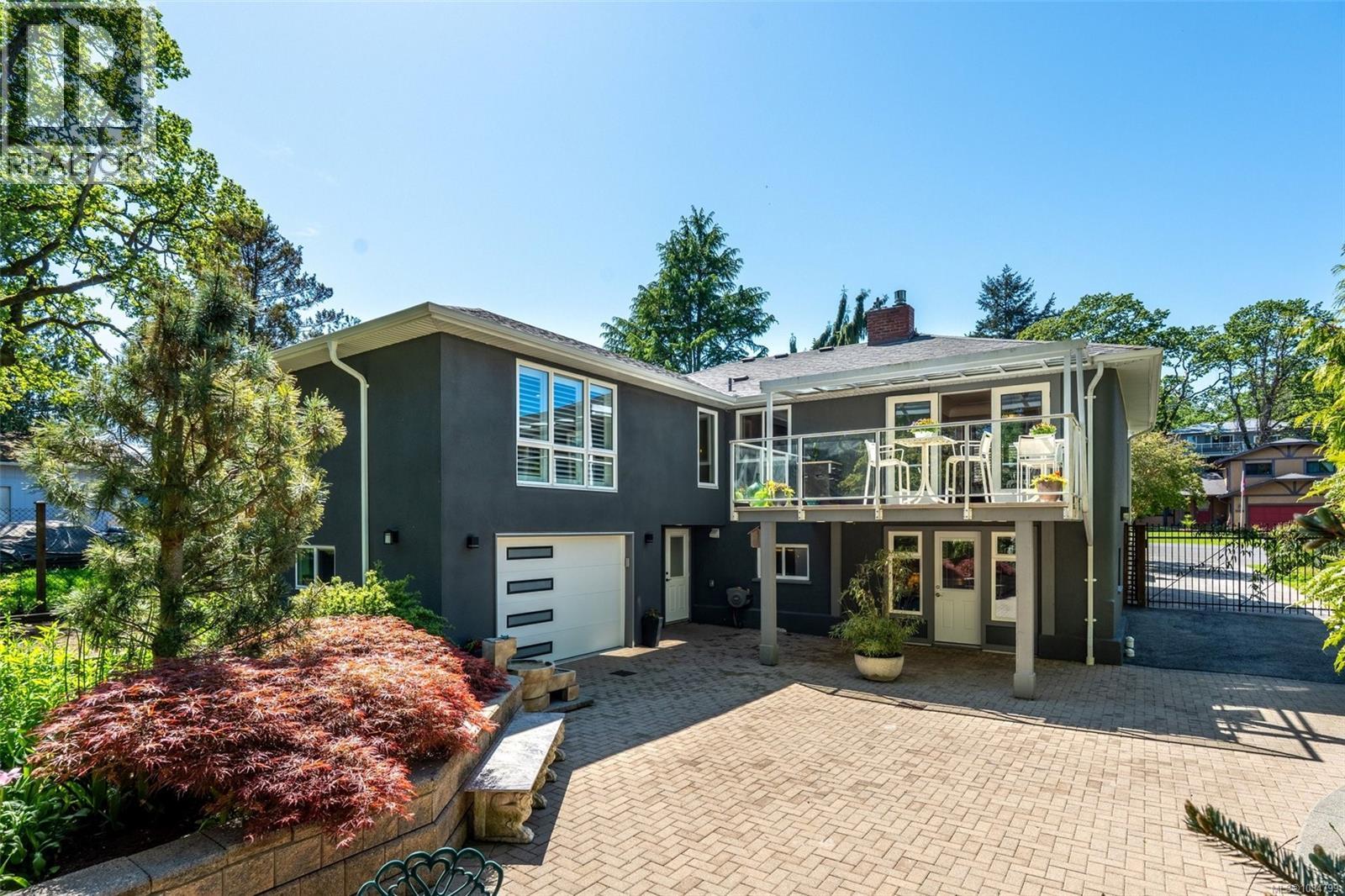  3913 Ascot Drive, Saanich