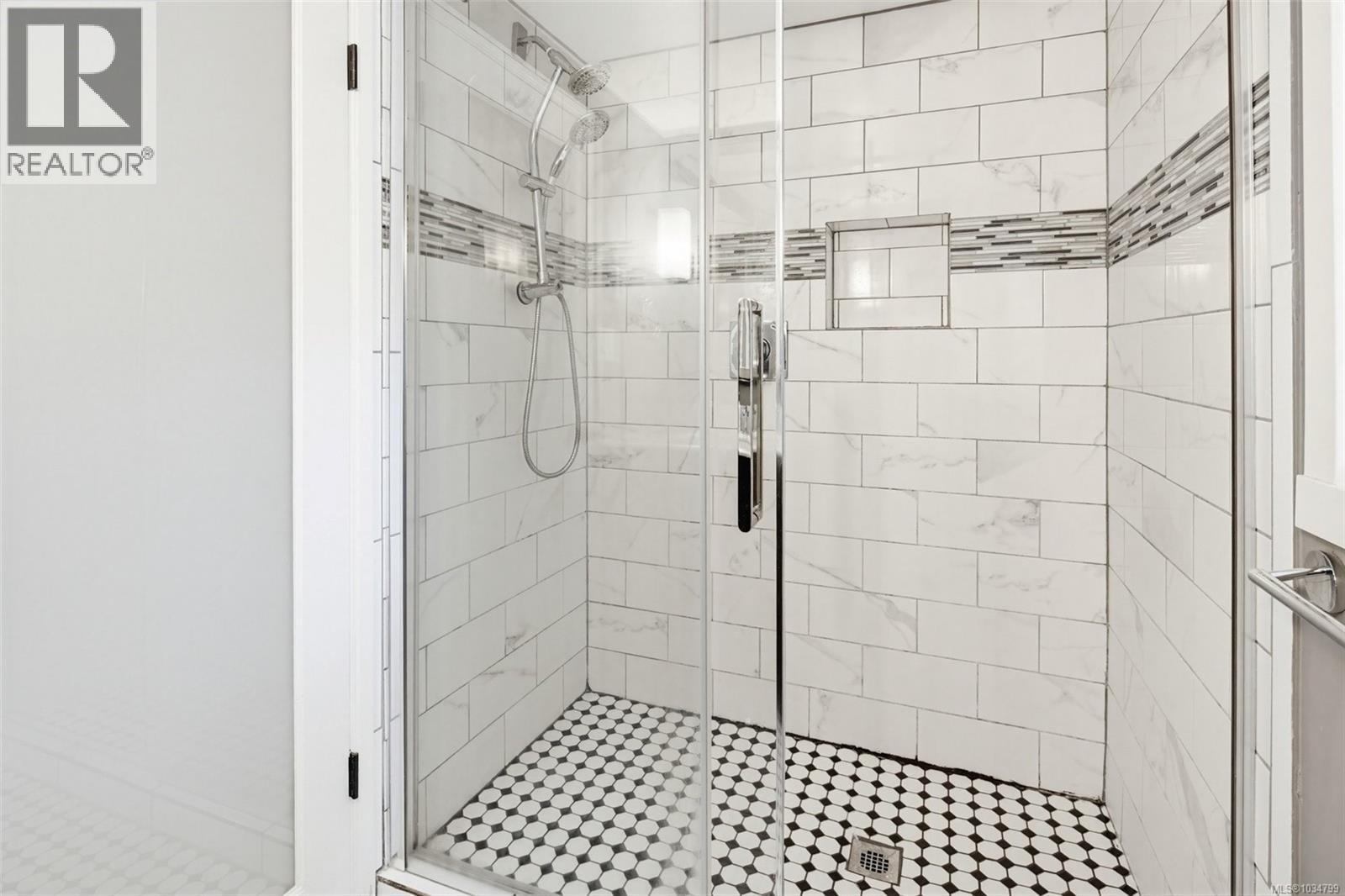  3913 Ascot Drive, Saanich