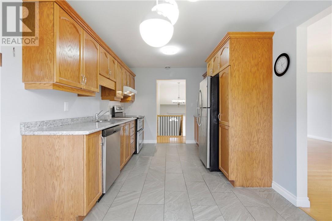 61 Crater Crescent - 12