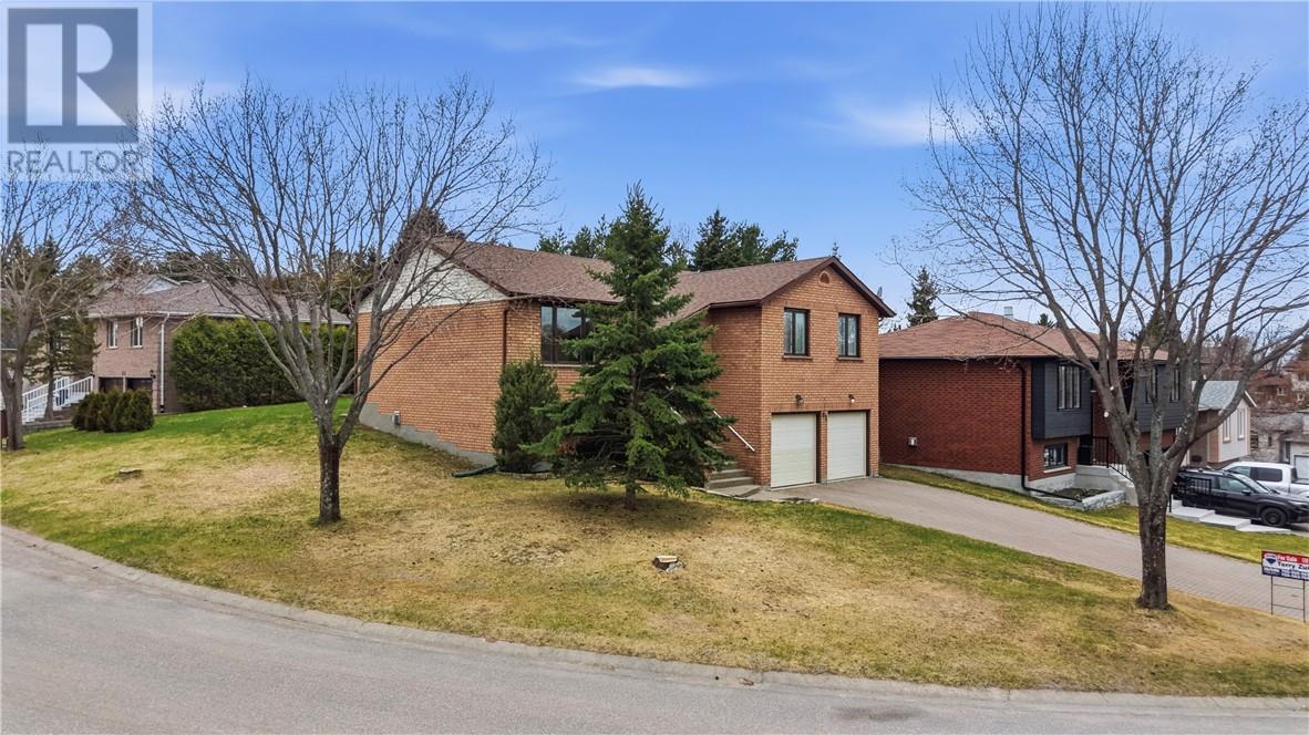 61 Crater Crescent - 41