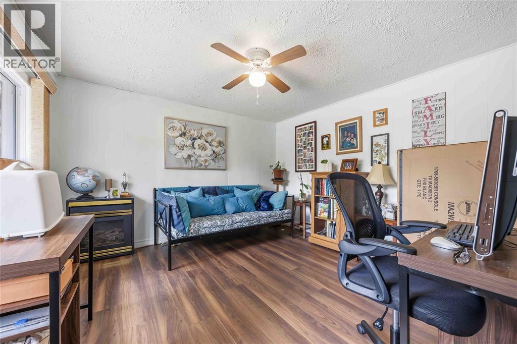 866 BURR STREET, Sarnia, Ontario, N7V2Y4 — Photo 4