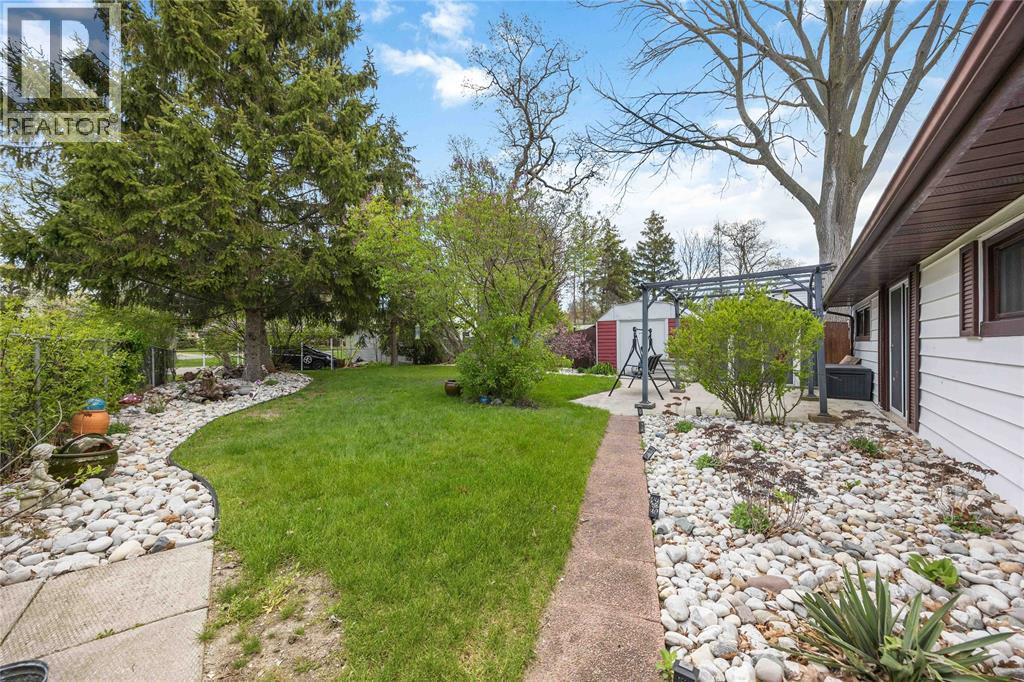 866 BURR STREET, Sarnia, Ontario, N7V2Y4 — Photo 8