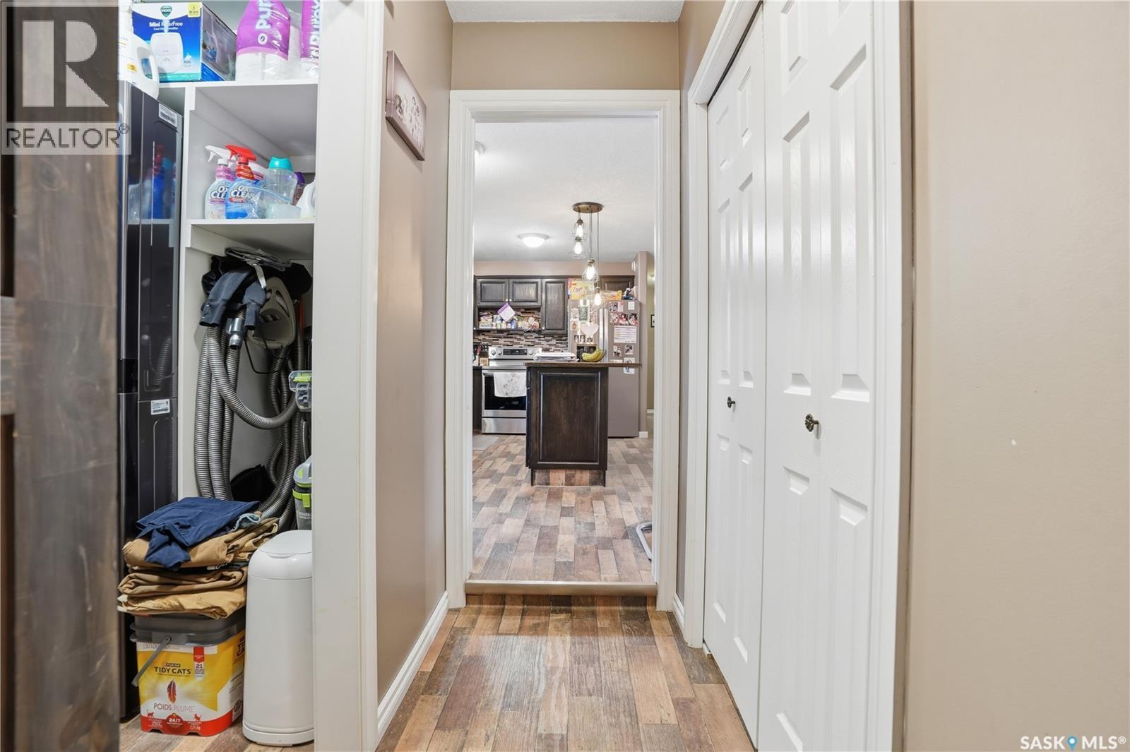 1068 Athabasca STREET W - 4