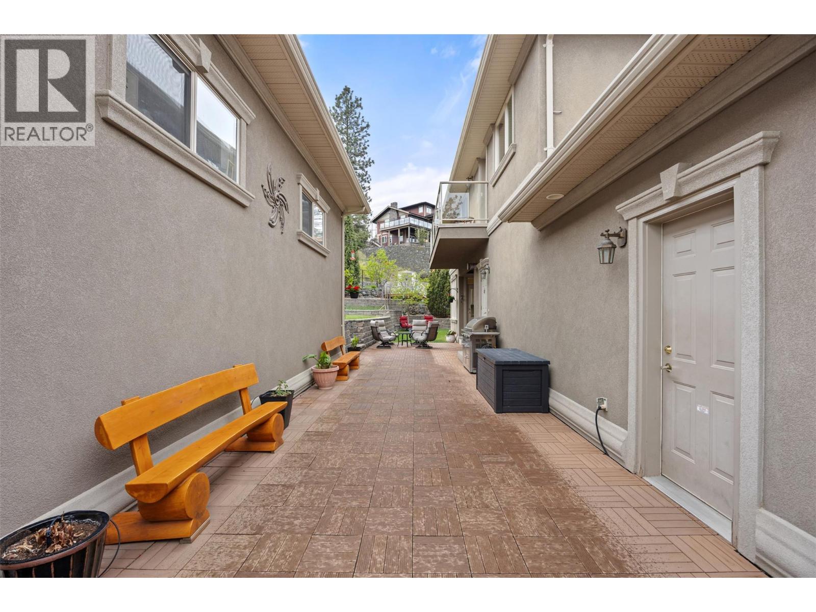 456 AZURE Place - 85