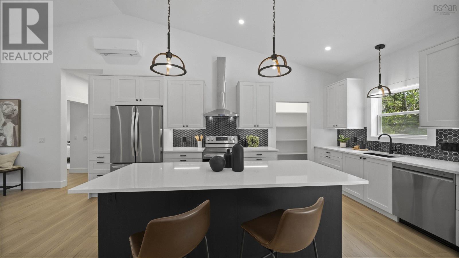 Property 33 of 35 of 4 Charles Meade Drive