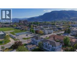 102 143 Green Avenue, Penticton