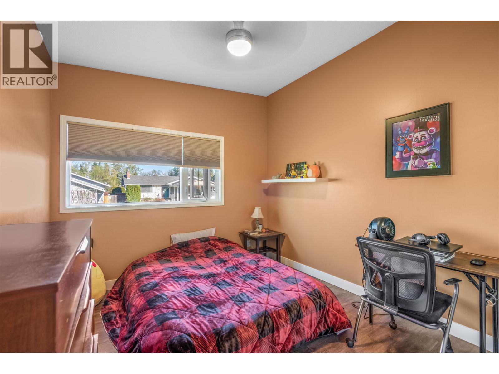 681 TAY CRESCENT - 18