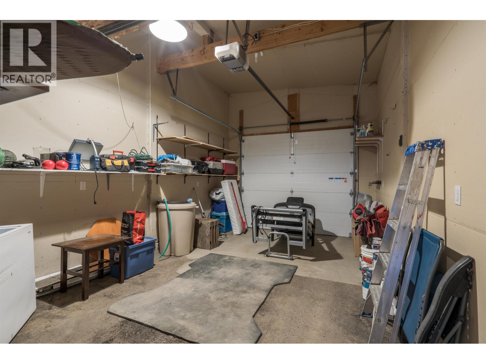 681 TAY CRESCENT - 20