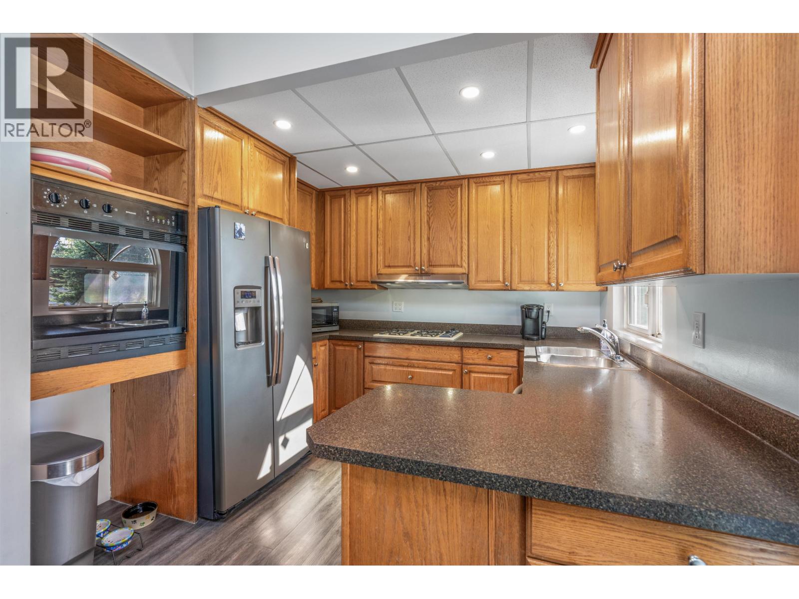 681 TAY CRESCENT - 10