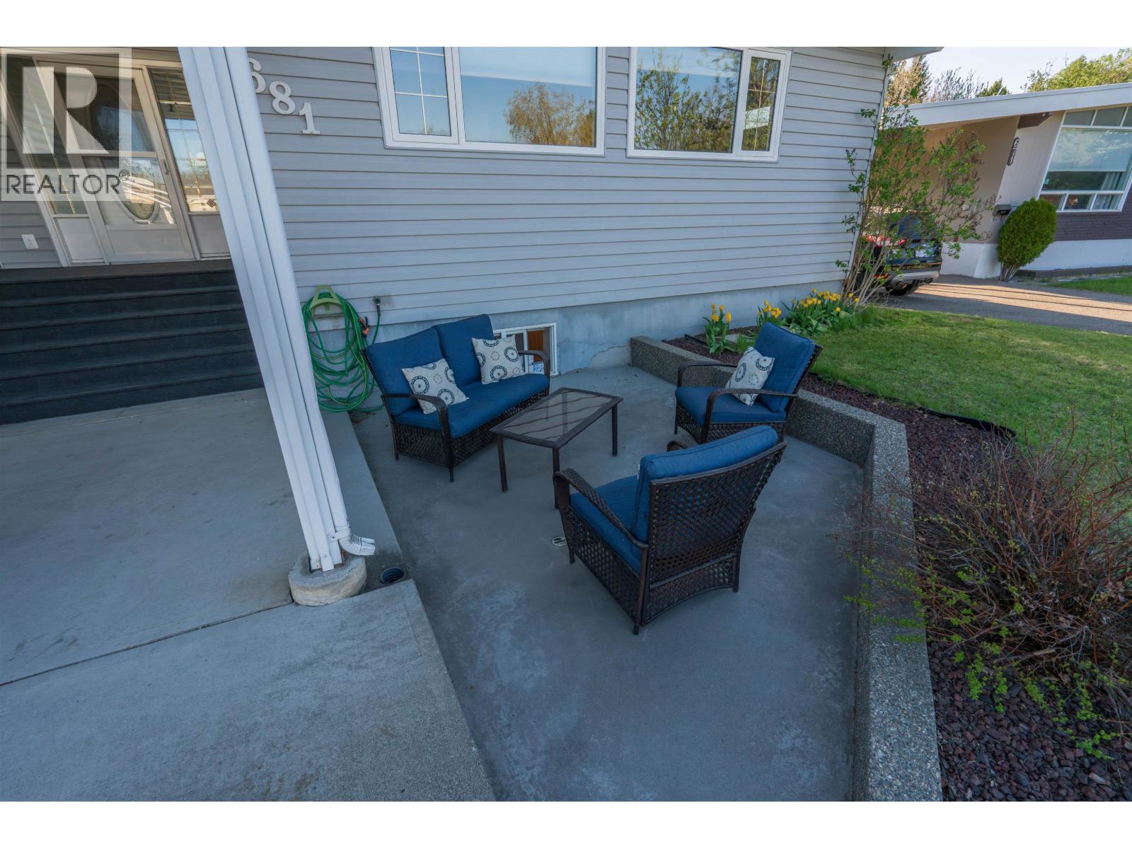 681 TAY CRESCENT - 6
